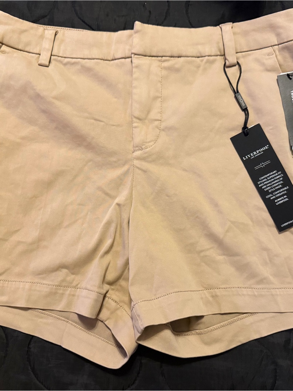 NWT Liverpool women’s Kelsey Trouser twill short size 10